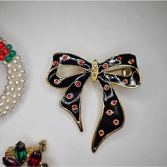 Set of Three Vintage Rhinestone Enameled Beaded Christmas Holiday Brooches Pins - Picture 8 of 8
